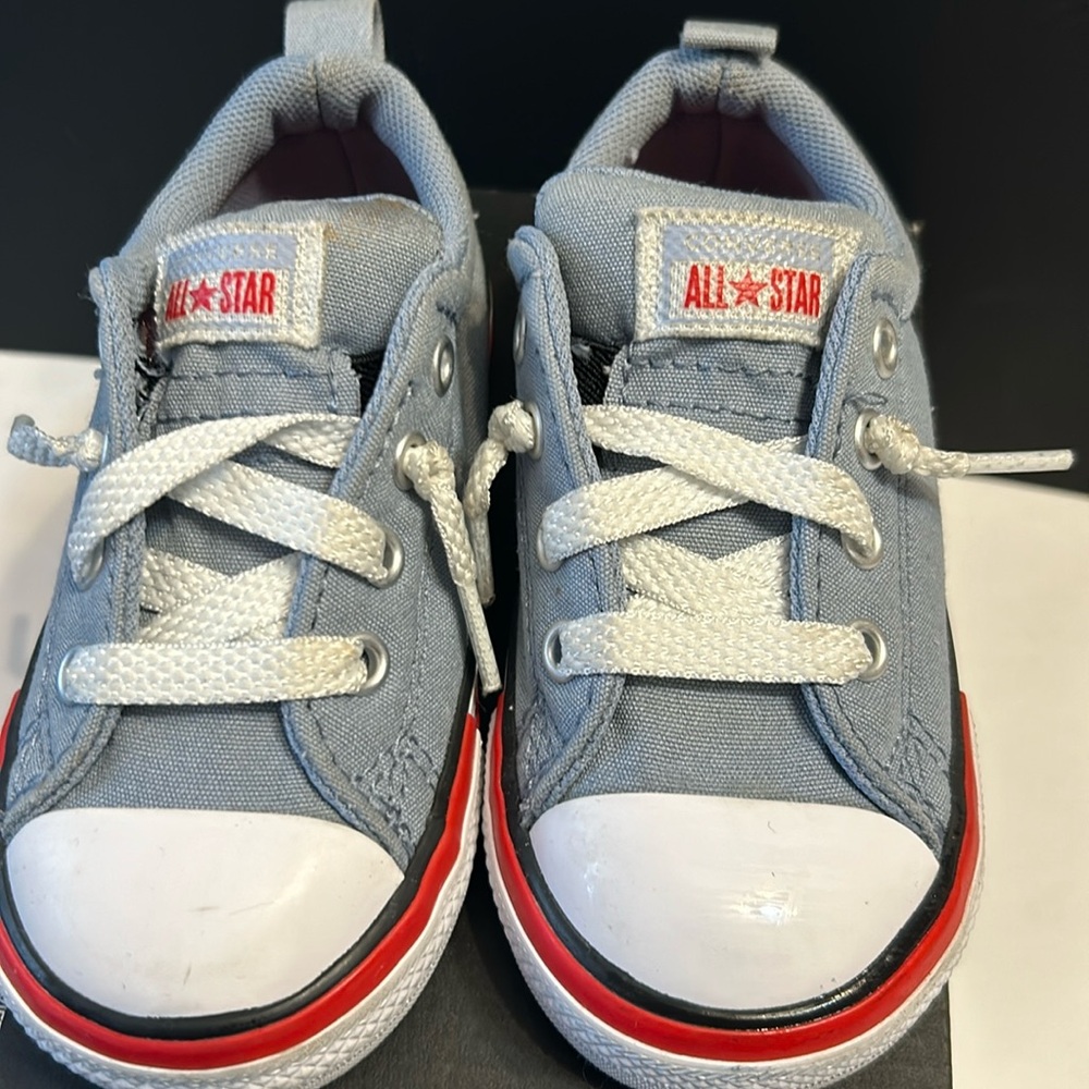 Converse Toddler Sneakers Size 7,